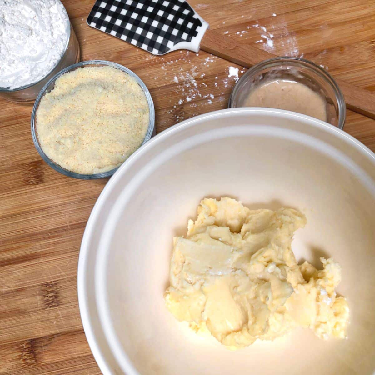 Ingredients for vegan shortbread in bowls.